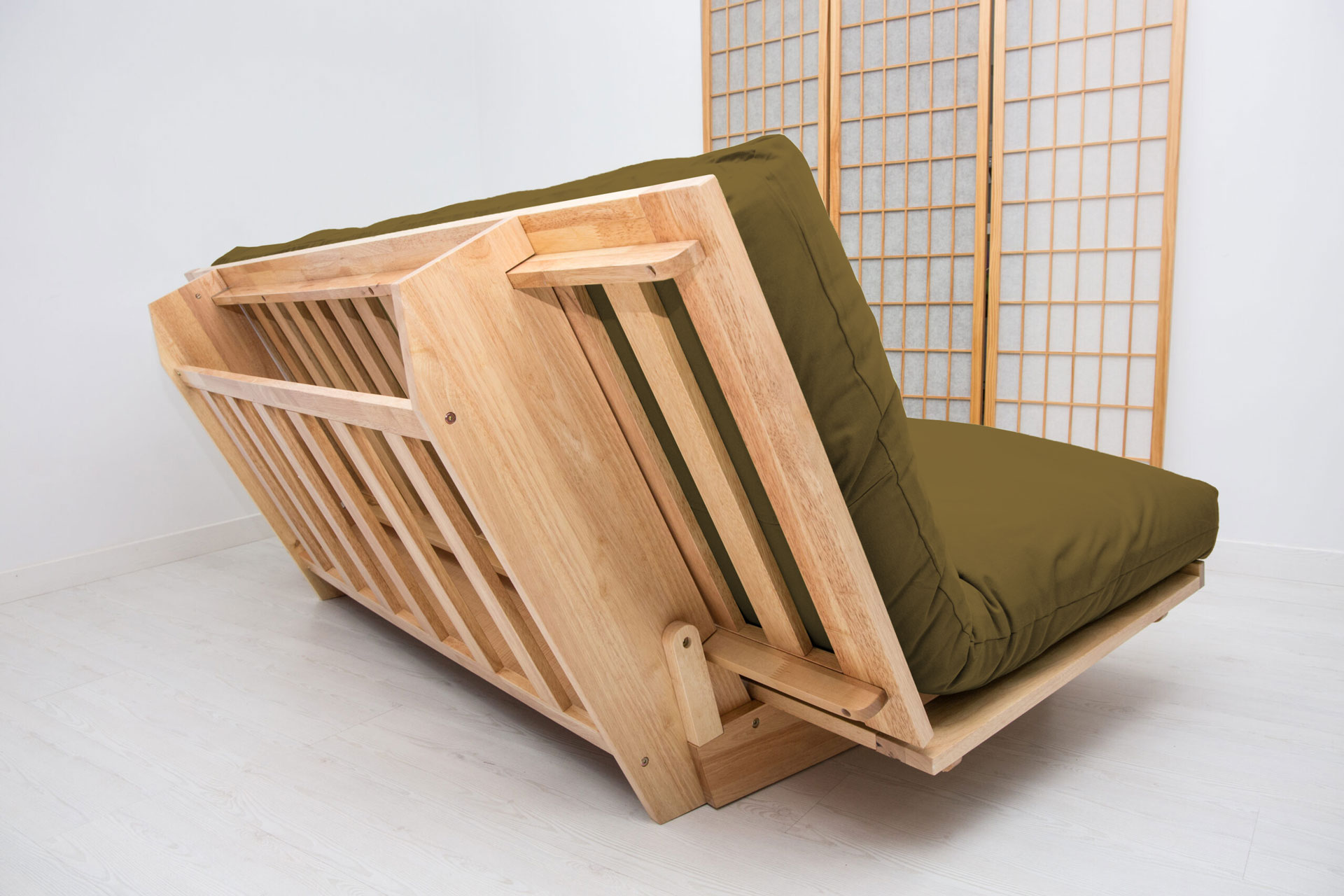 Sofá cama Yokahoma, color verde militar. Vista trasera.