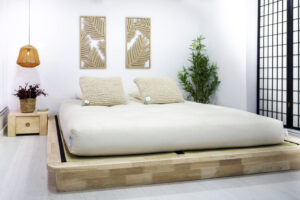 Base para tatami Provence de madera maciza ecológica. Diseño japonés minimalista, sin barniz. Ideal para colchones o futones. Compatible con tatamis japoneses.
