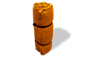 Futón portátil de una plaza, ligero y enrollable, ideal para yoga, meditación o viajes. Fabricado con algodón ecológico, incluye funda protectora y cinta de transporte.