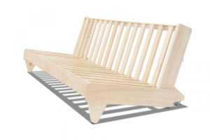 Sofá cama Zúrich 3 plazas de madera ecológica. Convertible en cama 140x200 con apertura tipo libro. Natural, sin barniz. Ideal para futones e invitados.