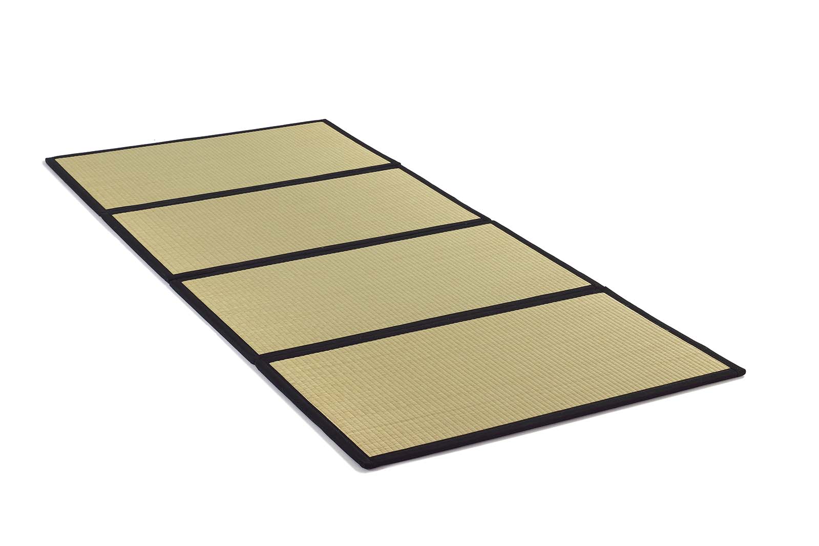 Tatami plegable japonés con funda de transporte. Ligero, natural y artesanal, ideal como base para futón, yoga o meditación. Llévalo contigo donde quieras.